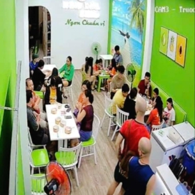 Khách hàng tại chi nhánh mới
